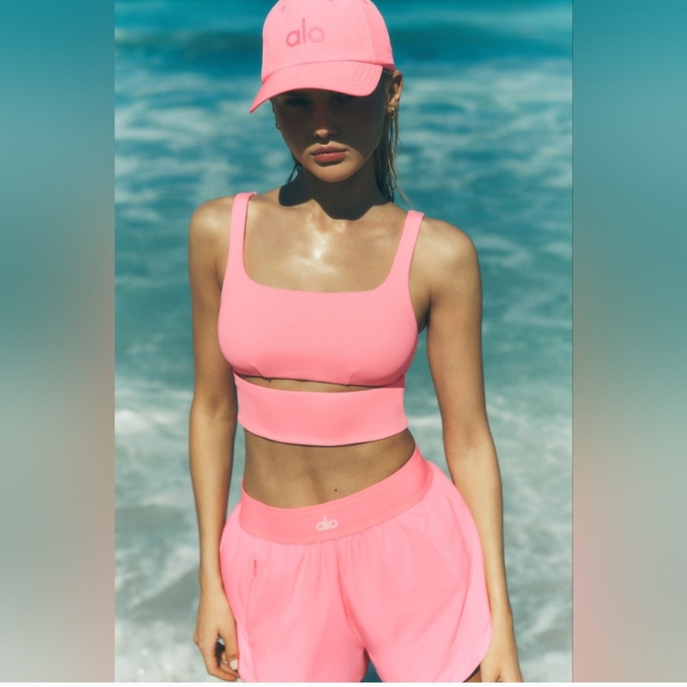 ALO Yoga RARE NEON BUBBLEGUM SLIT BRA & MATCH POINT SHORT BUNDLE